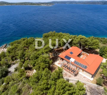 DALMACIJA, TROGIR - Privatna oaza uz plažu - Drvenik Veliki, Trogir