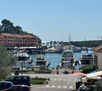 ISTRA, VRSAR - Unikatna starina s poslovnim prostorom pored mora!