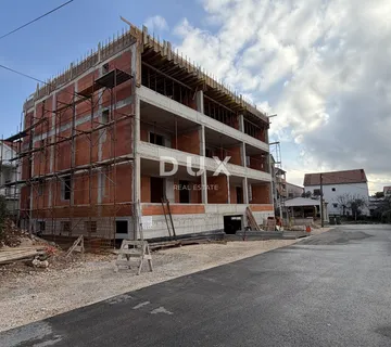 ZADAR, CRVENE KUĆE - Stan 61,13 m², garaža + parking!