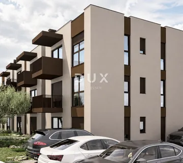 VODICE – Stan na zadnjem katu s pogledom na more, balkon i 2 parkirna mjesta