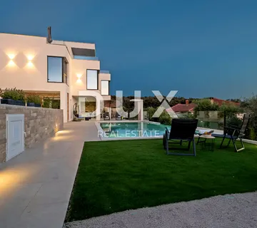 DALMACIJA, OTOK PAG - Kuća moderne arhitekture s bazenom 50 metara od mora - Lun, Novalja
