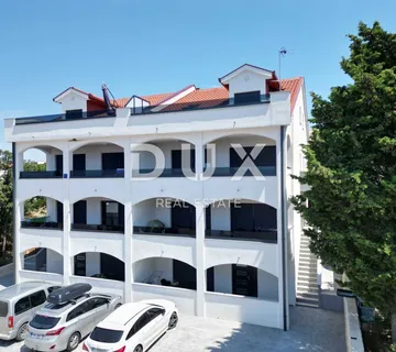 PAG, MANDRE- stan 65m2 prizemlje u neposrednoj blizini mora i plaže - Mandre, Kolan