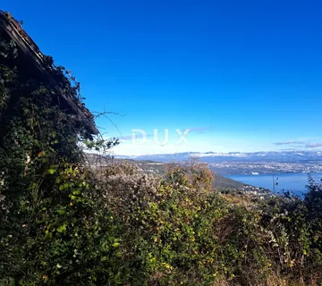 OPATIJA, DOBREĆ - Građevinsko zemljište s panoramskim pogledom na more i cijeli zaljev, 2088m2 - Dobreć, Opatija