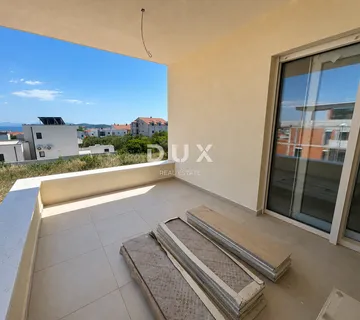 ŠIBENIK, VODICE – Stan s pogledom na more na mirnoj lokaciji, spremište