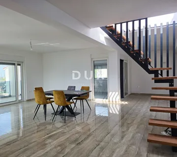 OTOK RAB, BANJOL - Luksuzni PENTHOUSE s 360° pogledom - Banjol, Rab