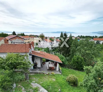 OPATIJA, KASTAV, TRINAJSTIĆI- kuća 110m2 s pogledom na more + garaža 90m2 + pomoćne zgrade 45m2 + okoliš 4100m2