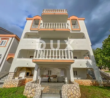 CRIKVENICA, KAČJAK - moćna vila od 800m2 drugi red do mora na zemljištu od 2000m2 - Dramalj, Crikvenica