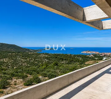 DALMACIJA, PRIMOŠTEN – Jedan od najviših penthousea s pogledom na more, jacuzzi