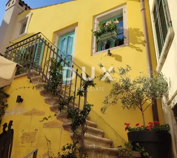 ISTRA, ROVINJ - Unikatna kuća drugi red do mora!