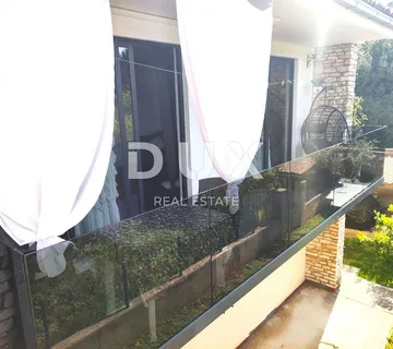 ISTRA, PULA - Moderan stan sa privatnim bazenom 250m od plaže