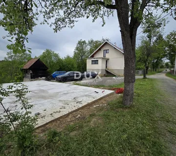 OGULIN, TOUNJ - samostojeća kuća s 2 pomoćna objekta odmah do rijeke + okućnica 5000m2