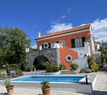 BAKAR, KRASICA - Kuća s bazenom i velikom okućnicom na Krasici - Krasica, Bakar