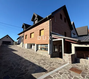 GORSKI KOTAR, MRKOPALJ - Kuća s četiri apartmana