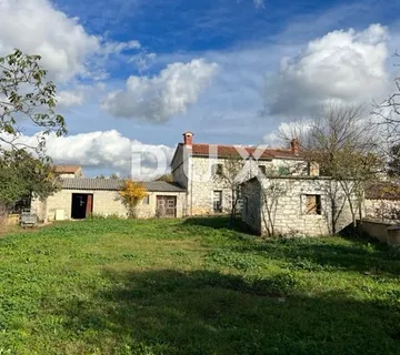 ISTRA, VRSAR - Kuća za adaptaciju s prostranom okućnicom