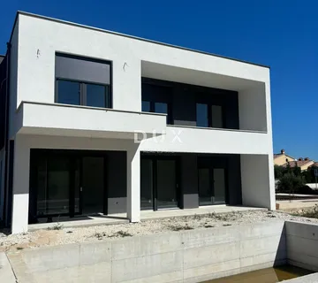 ISTRA, LABIN - Kvalitetna moderna dvojnica na izrazito mirnoj lokaciji!