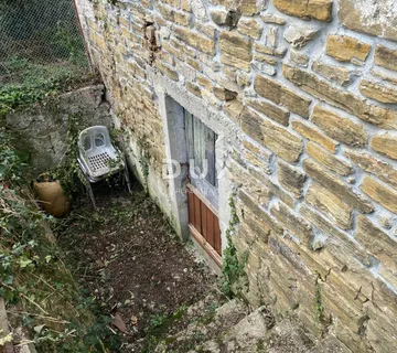ISTRA, TUPLJAK - Samostojeća kuća s dvorištem na odličnoj lokaciji. HITNA PRODAJA! PRILIKA! - Tupljak, Pićan