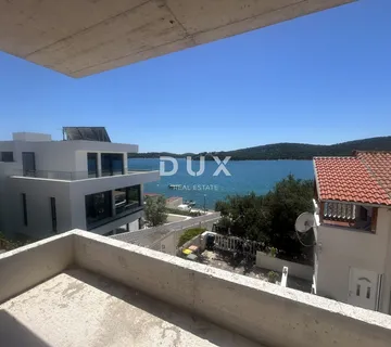 ŠIBENIK, TISNO – Stan s prekrasnim pogledom na more, 2. red uz more, top oprema