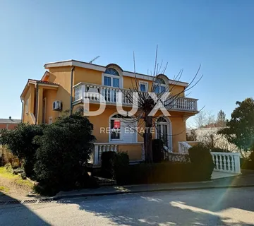 PAKOŠTANE - Prostrana katnica s tri apartmana