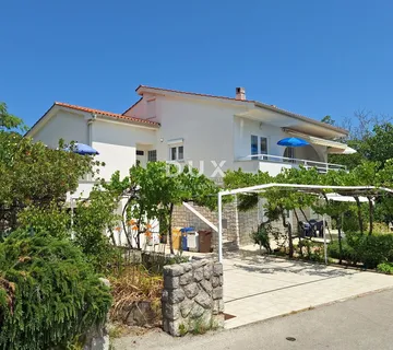 OTOK KRK, GRAD KRK - Samostojeća kuća na odličnoj lokaciji