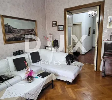 RIJEKA, CENTAR - 3S+DB Gospodski stan s balkonom u samom centru