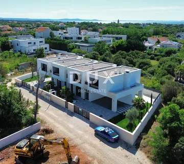 ZADAR, ZATON - Luksuzna Dvojna Vila s Grijanim Bazenom, Saunom i Teretanom! Novogradnja! B1 - Zaton, Nin