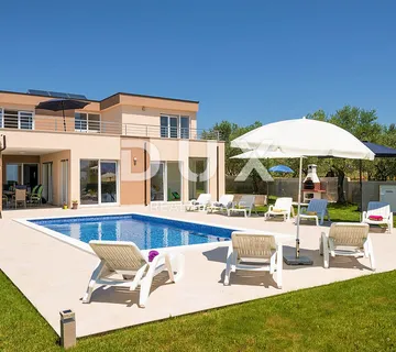 ISTRA, VODNJAN - Moderna vila s prostranom okućnicom