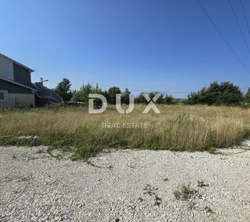 ISTRA, VODNJAN - Građevinsko zemljište pripojeno uz put 659 m2