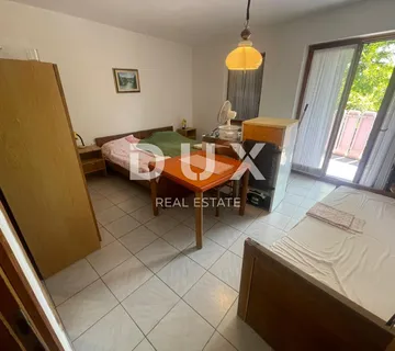 OTOK KRK, ŠILO – Kuća s vidikovcem i panoramskim pogledom na cijelo mjesto i more, 11 soba, 300 m od plaže! - Šilo, Dobrinj