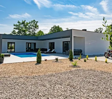 ISTRA, LABIN - Elegantna kuća s bazenom