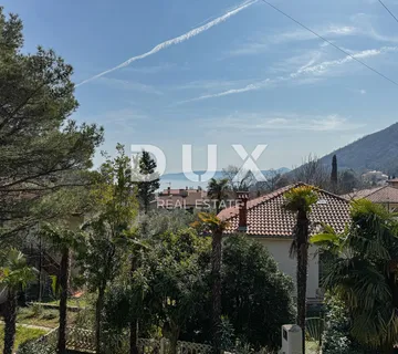 OPATIJA, MOŠĆENIČKA DRAGA – etaža kuće za samo 500 metara od plaže, vrhunska investicija