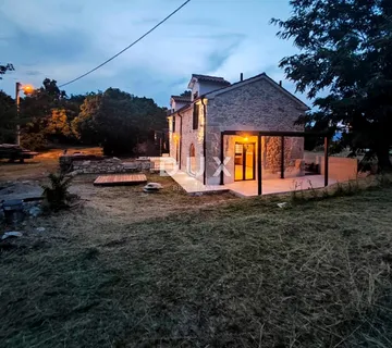 ISTRA, LABIN - Adaptirana kamena ljepotica