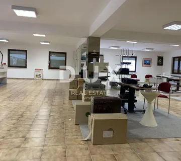KOSTRENA - Poslovna zgrada s 4 etaže