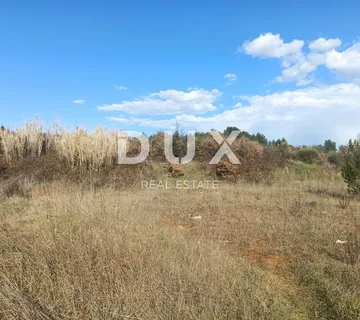 ISTRA, PULA - Građevinsko zemljište u poslovnoj zoni Šijana 2200 m2