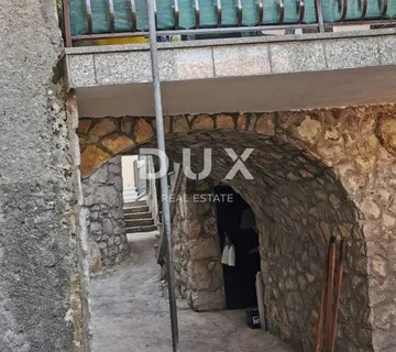 OTOK KRK, DOBRINJ - Autohtona kuća s pogledom na more - Čižići, Dobrinj