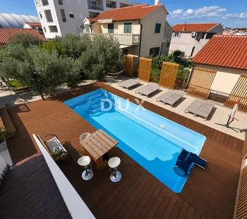 DALMACIJA, VODICE – Privatni mini resort s 4 apartmana i bazenom, 300 m od centra