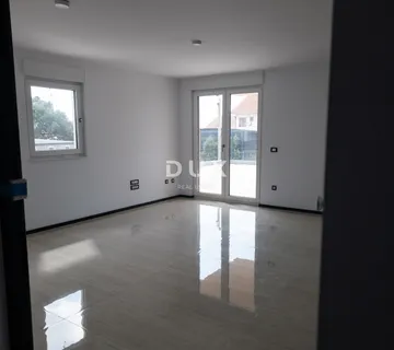 DALMACIJA, PAKOŠTANE - Trosobni stan S1 s pogledom na more