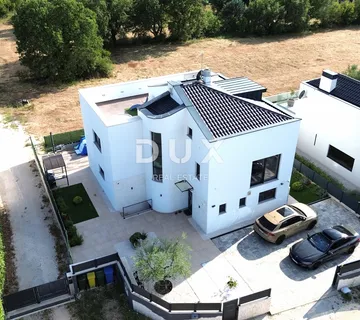 Poreč, Kosinožići, četverosobna vila, 510 m2, s bazenom - Kosinožići, Poreč