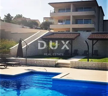 OTOK RAB, LOPAR - LUKSUZNA VILA smještena uz pješčani raj
