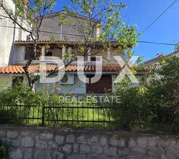ISTRA, ROČ - Samostojeća kamena kuća s 5 apartmana i uhodanim iznajmljivanjem - Roč, Buzet