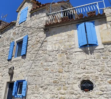 Prvić, Šepurine, kamena kuća, 80 m², terasa - Prvić Šepurine, Vodice
