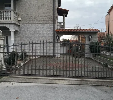 DONJA DRENOVA - Veća obiteljska kuća sa pet stanova garažom i okućnicom - Rijeka