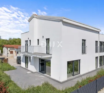 ISTRA, POREČ - Komforna dvojna kuća u predgrađu