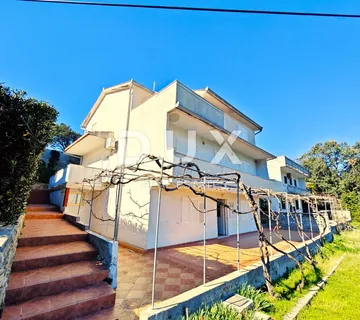 OTOK RAB - Apartmanska kuća 1. red do mora! - Supetarska Draga, Rab