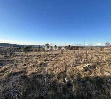 ŠIBENIK, BILICE – Građevinsko zemljište s pogledom na Prokljan, 970m2 - Stubalj, Bilice