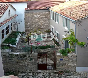 ISTRA, OPRTALJ - Dvije kamene kuće u starogradskoj jezgri
