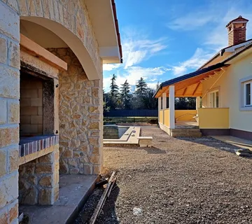 ISTRA, LABIN - Komforna kuća s bazenom