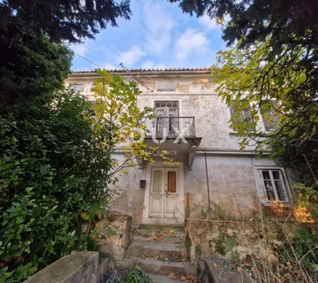 KVARNER, KRALJEVICA - Samostojeća kuća od 180 m2 s okućnicom za kompletnu adaptaciju