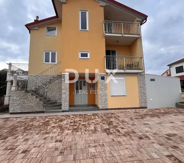 ŠIBENIK, BILICE - Kuća s 5 apartmana 100 m od mora - Stubalj, Bilice