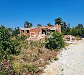 ISTRA,PERUŠKI - Villa sa bazenom u blizini mora, visoki roh-bau - Marčana
