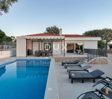 OTOK PAG, LUN - Luksuzna villa s uhodanim poslom - Lun, Novalja
